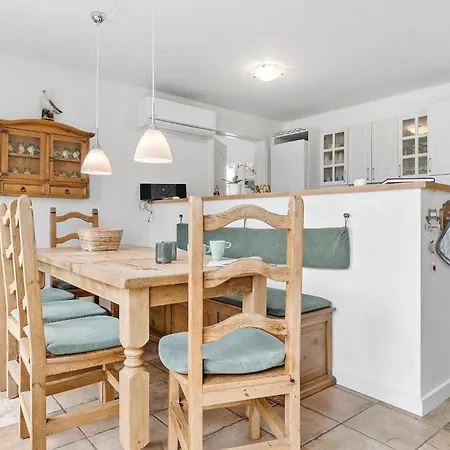 3 Bedroom Beautiful In Brenderup Fyn Bro (Funen)